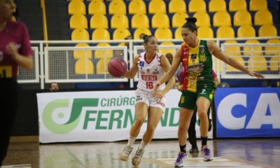 Sesi Araquara no duelo com o Sampaio Basquete pela Liga de Basquete Feminino